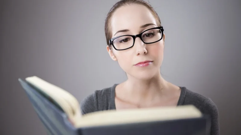 Tanie gotowe okulary do czytania: jak znaleźć idealne okulary korekcyjne